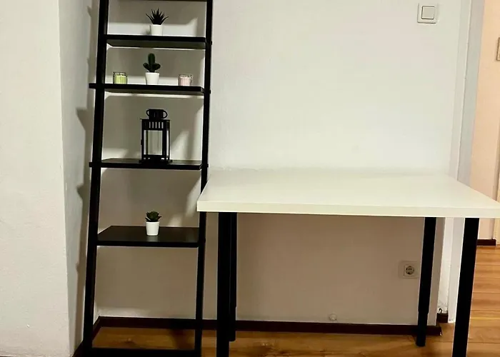 Cozy Feel-good Near Downtown Apartment *